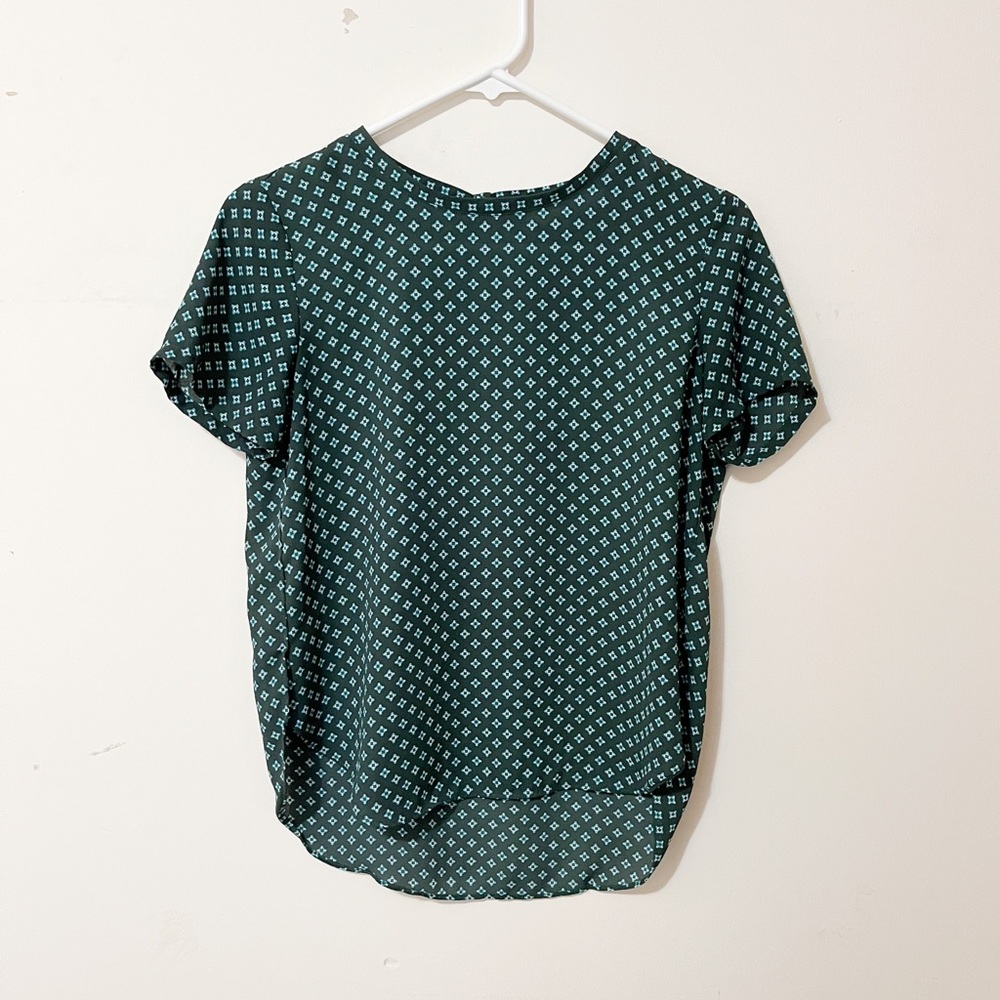 LOFT green patterned short sleeve blouse